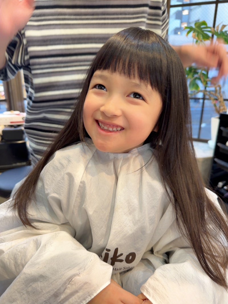 アレク 長女の前髪をカットした結果の画像