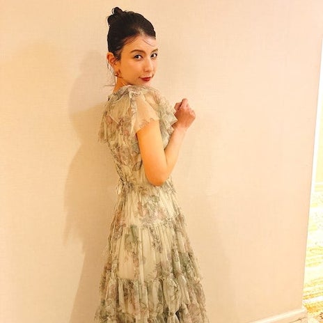 スザンヌ ティアードワンピの春コーデの画像