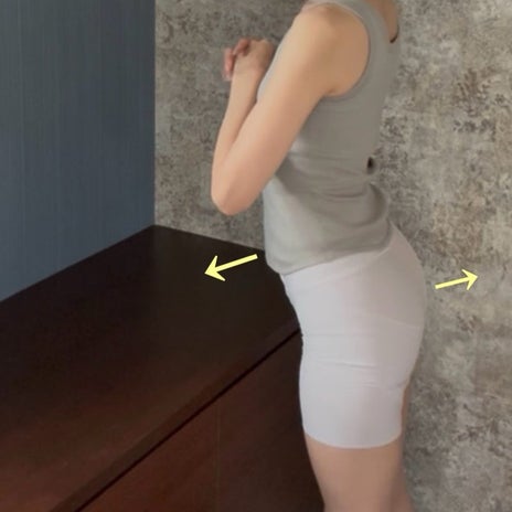 反り腰が原因でたるむフェイスラインの画像