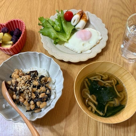 手を差し伸べず見ていた子の1人登校の画像