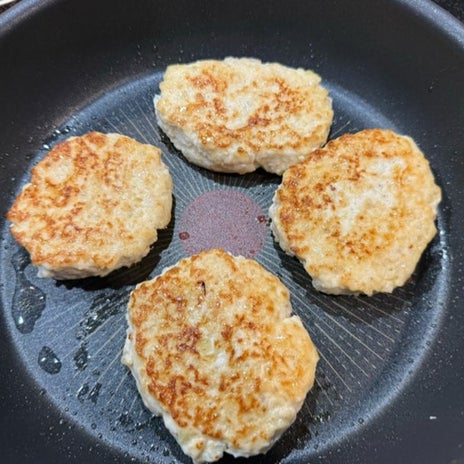 真野恵里菜子が食べた鶏豆腐ハンバーグの画像
