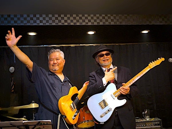 記念すべきこけら落としのライブの画像