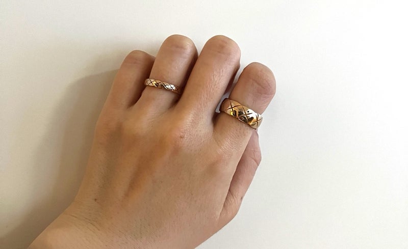 毎日つけているCHANELのミニの画像