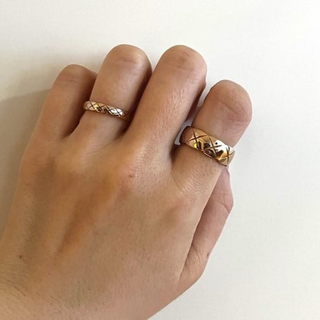 毎日つけているCHANELのミニの画像