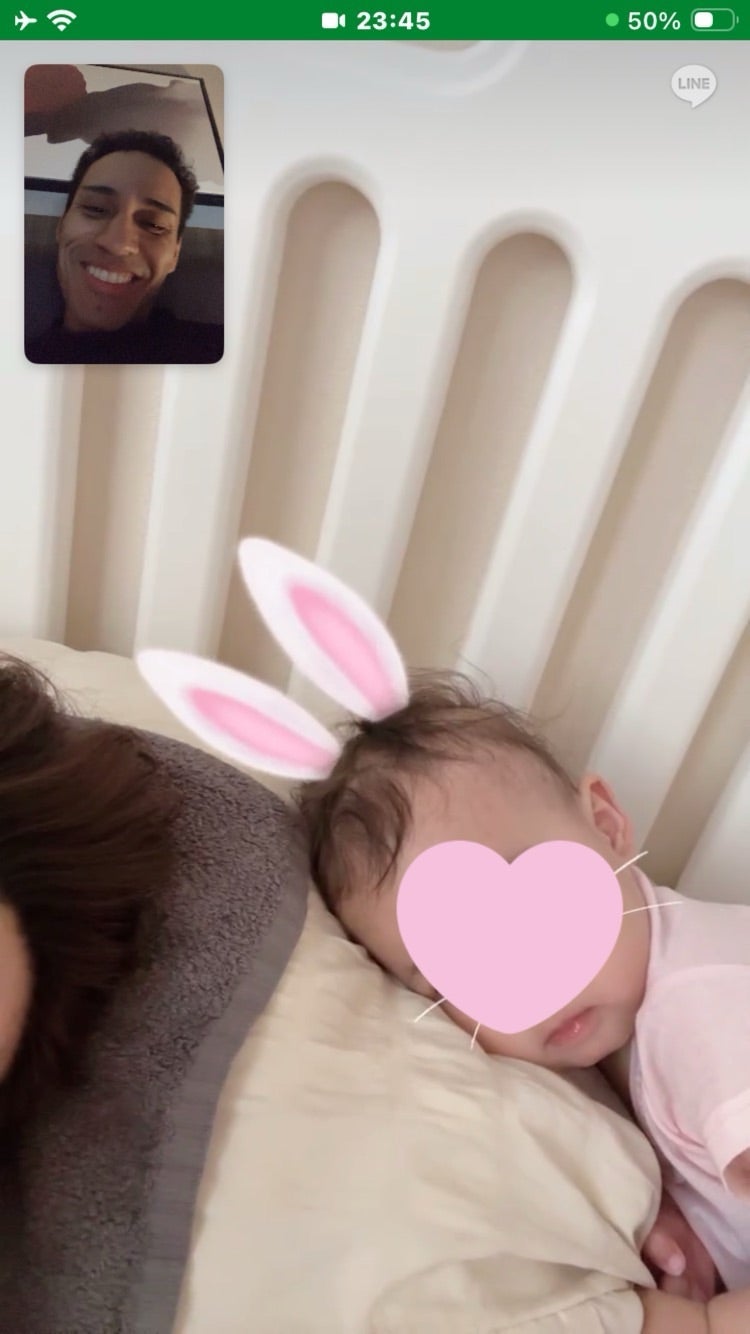 ネイボール 帰国後に娘を沢山抱っこの画像