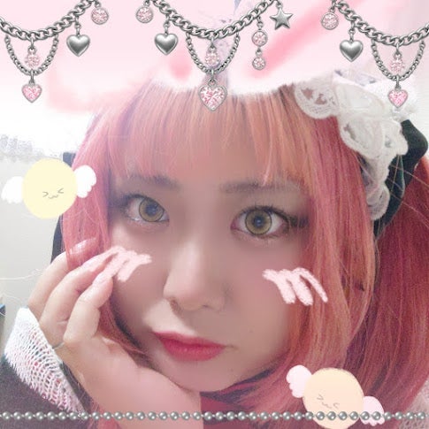 赤ボーダー主役のガーリーコーデの画像