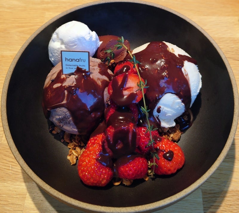 極上の甘さ控えめなチョコパフェの画像