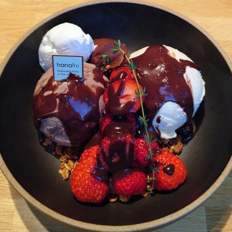 極上の甘さ控えめなチョコパフェの画像