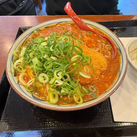 お昼に並んで食べた丸亀製麺のご飯の画像