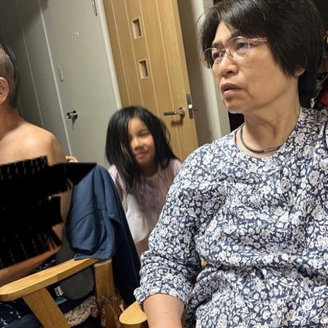 クロ どんな場所でも最優先は睡眠の画像