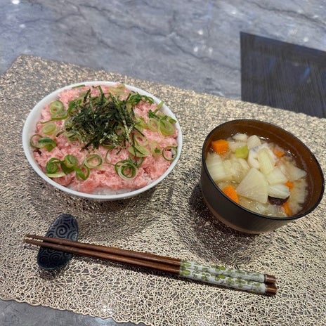 堀ちえみの夫 即完食したネギトロ丼の画像