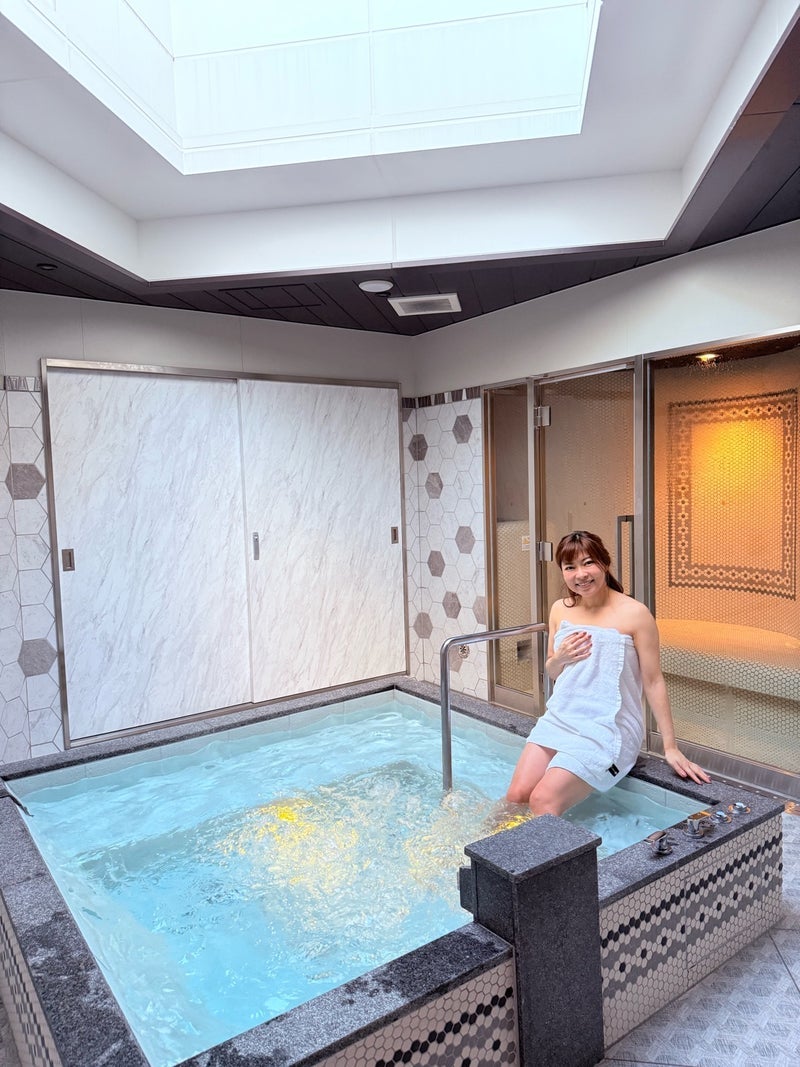 ジャグジー付きの開放的な露天風呂の画像