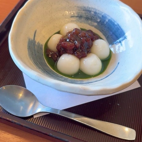 煙たい店で洋服に染み付いた匂いの画像