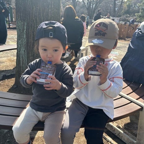 美優 お揃いの帽子とズボンの息子の画像