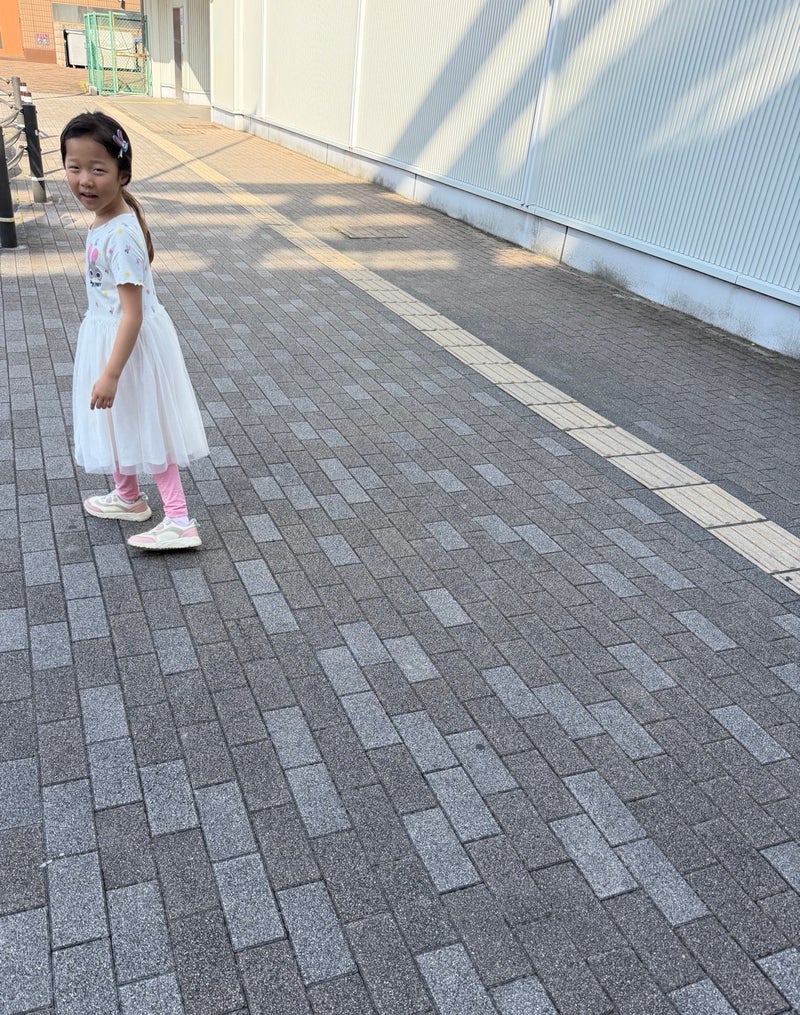 小原正子 子ども達と習字の習い事の画像