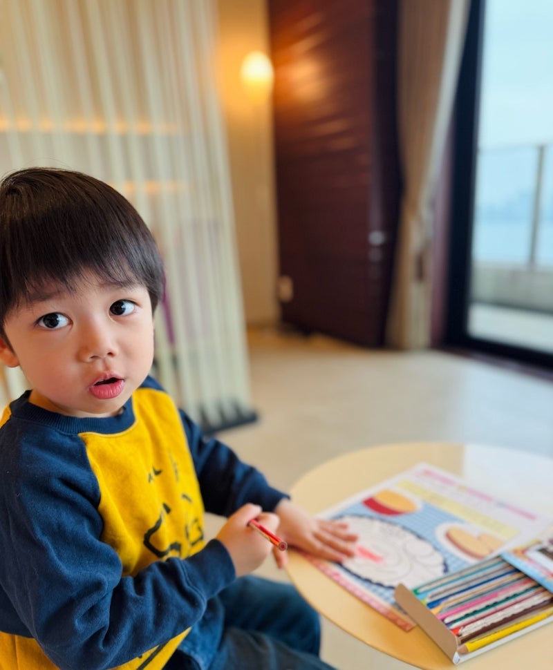 だいた 勉強後のご褒美に塗り絵の画像