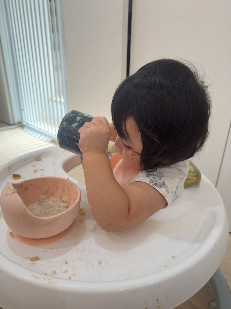 川崎希 次女の手掴みイヤイヤの画像