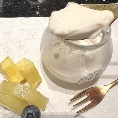 味はコーヒーで真っ白なプリンの画像