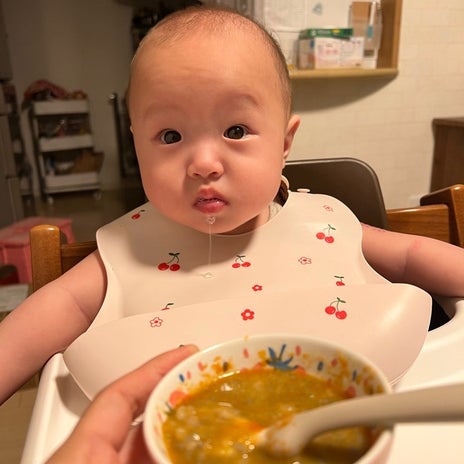 人間界の味を知ってしまった離乳食の画像