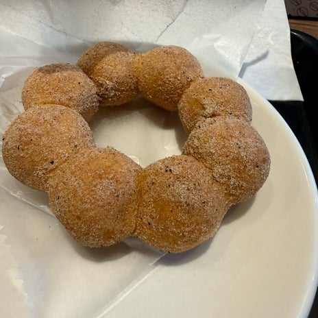 ミスドで開店直後に並んだ甲斐の画像