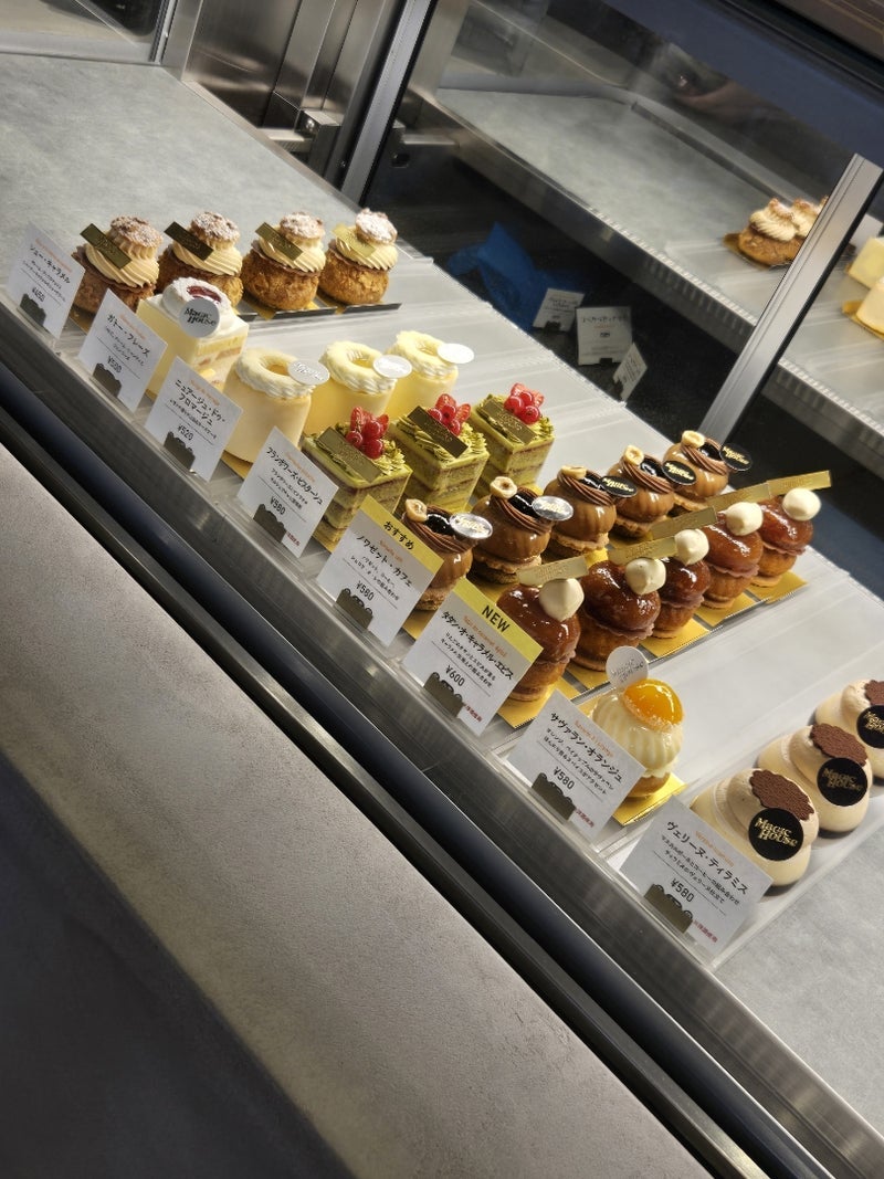 もはや芸術品みたいなカフェのケーキの画像
