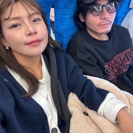 クロ 彼と新幹線のビジネスブースの画像