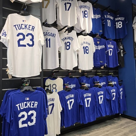 高橋英樹 5804円になった靴下2足の画像