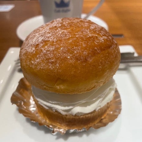 生クリームたっぷり北欧のブリオッシュの画像