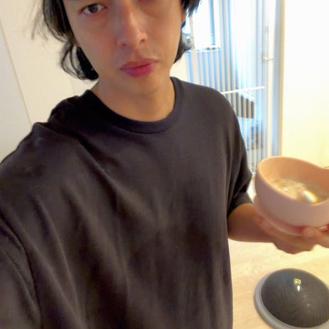 アレク 次女の朝ごはんの準備の画像