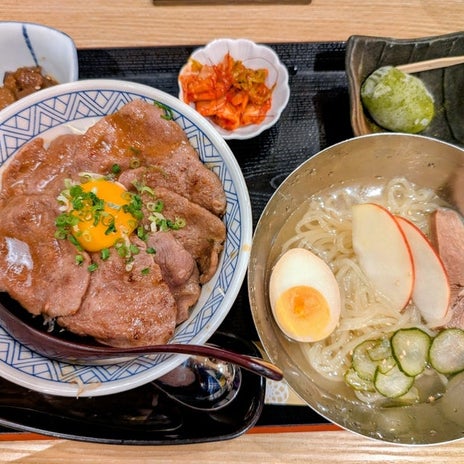 牛たんとごはんと冷麺全部の定食の画像