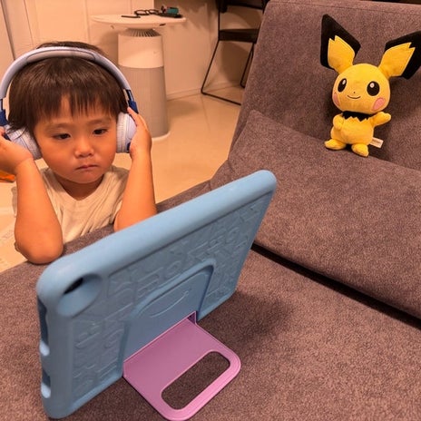 歯医者で褒められ嬉しそうな子どもの画像