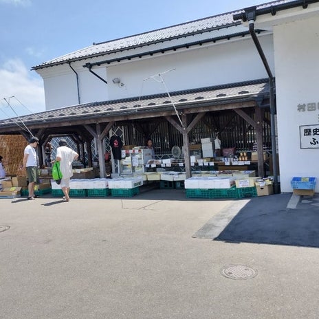 平日でも満車で激混みの道の駅の画像