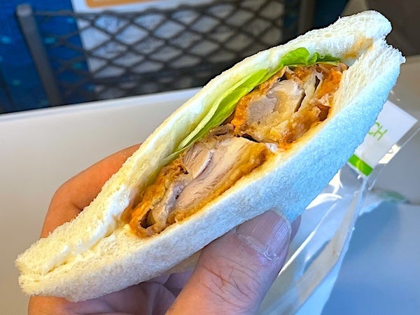 新幹線で戴いた美味しいとり天サンドの画像