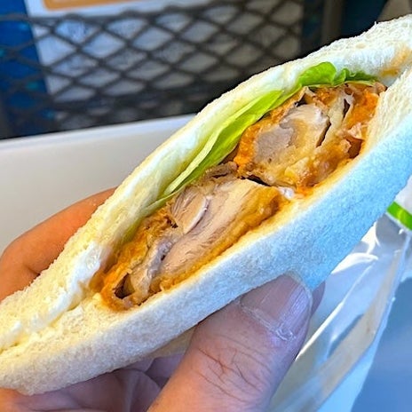 新幹線で戴いた美味しいとり天サンドの画像