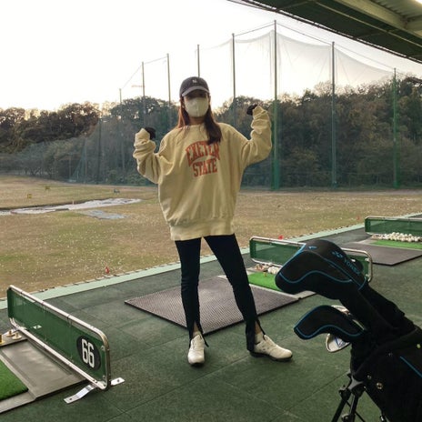 若乃花 妻も一緒にゴルフの練習の画像