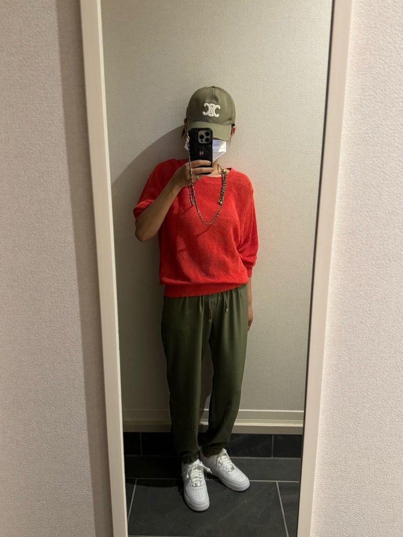 だいた SALEで色違いのパンツの画像