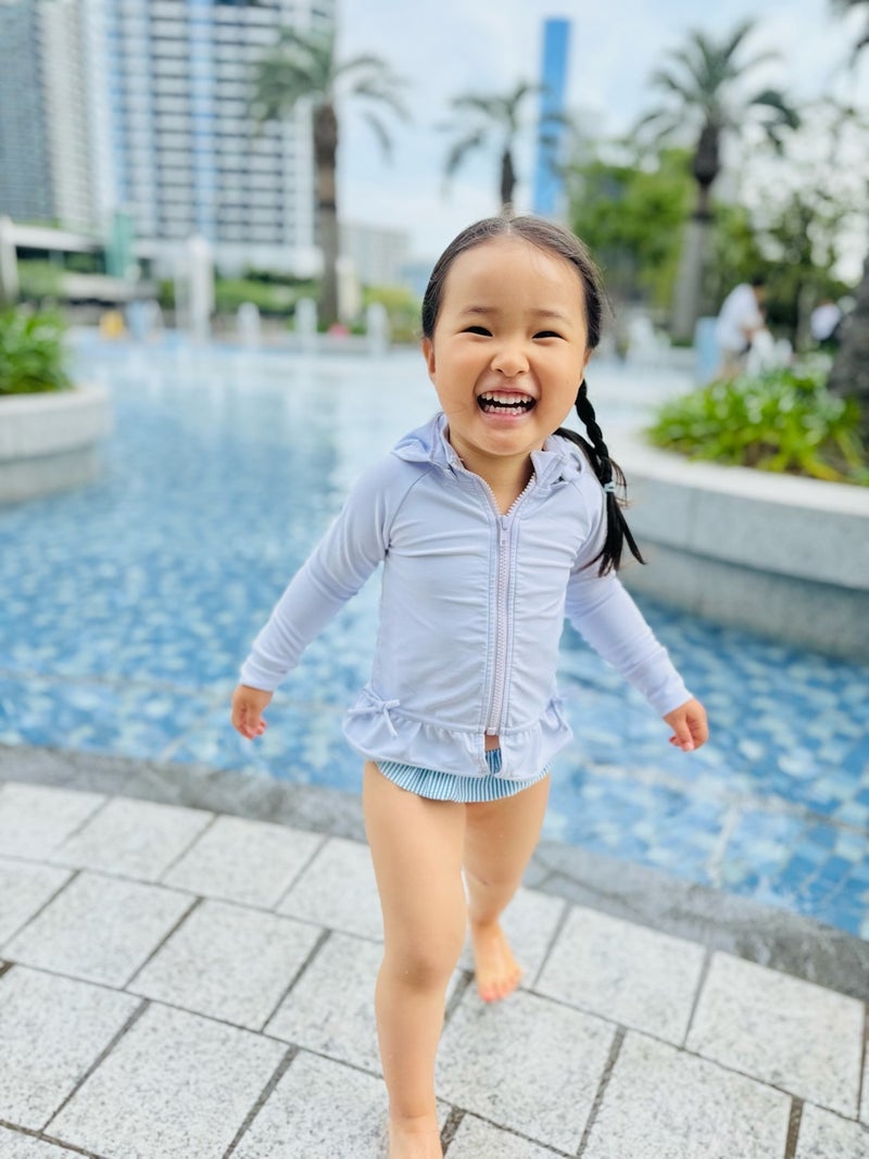 内山信二の妻 今年初の水遊び