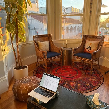 娘の仕事で飛び交うAI専門用語の画像