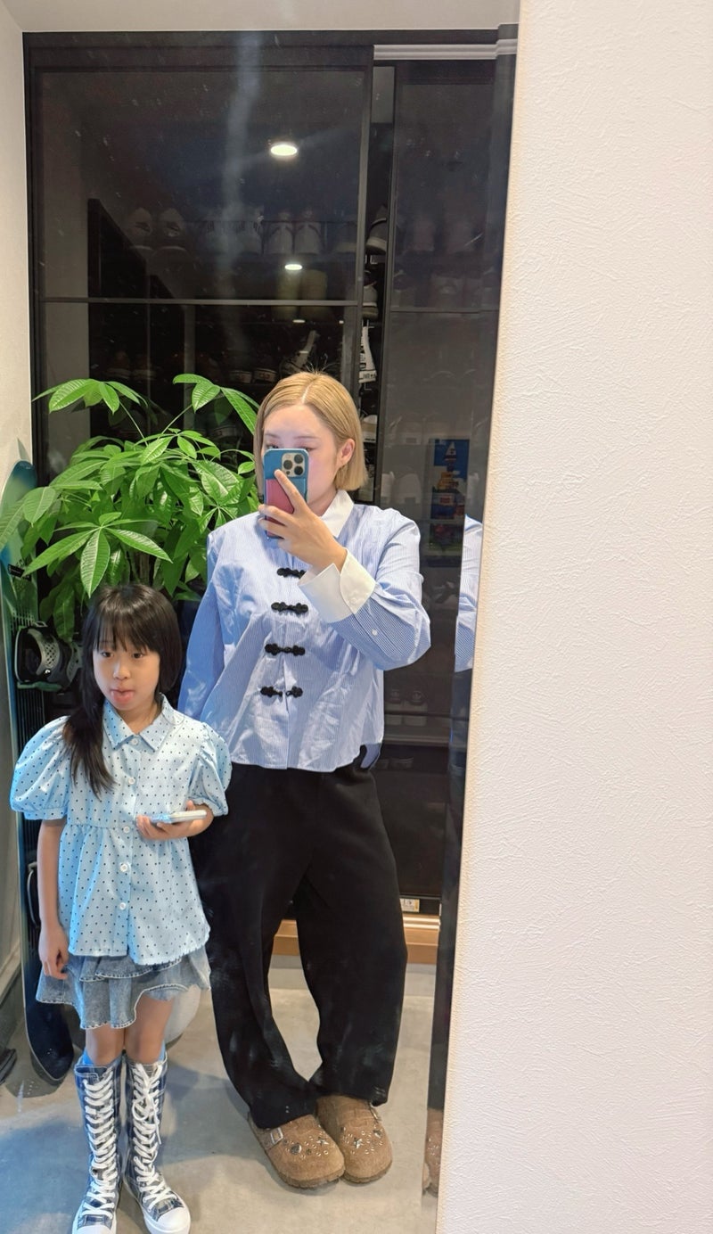 指定の着痩せ服に着替えて撮影の画像