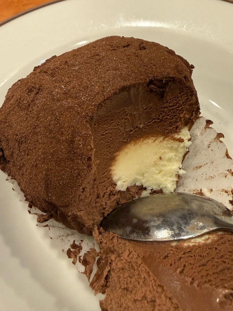 濃厚で美味しいトリフアイスクリームの画像