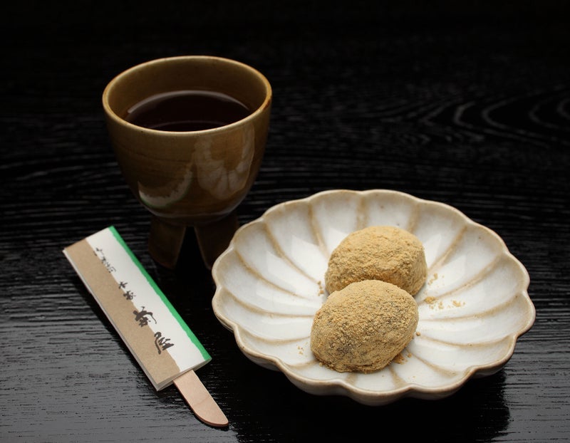 老舗の銘菓の期間限定パッケージの画像