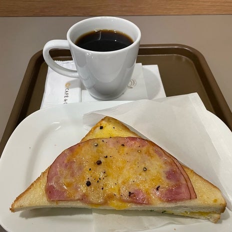 お目当てが無く注文したホットサンドの画像