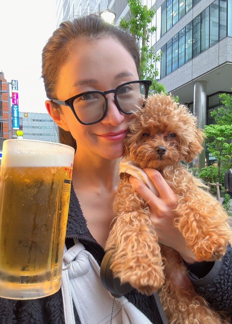 1人飲み中に可愛がられてた愛犬