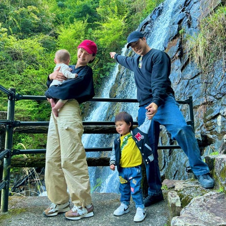 滝クリの弟 滝に近づき家族shotの画像