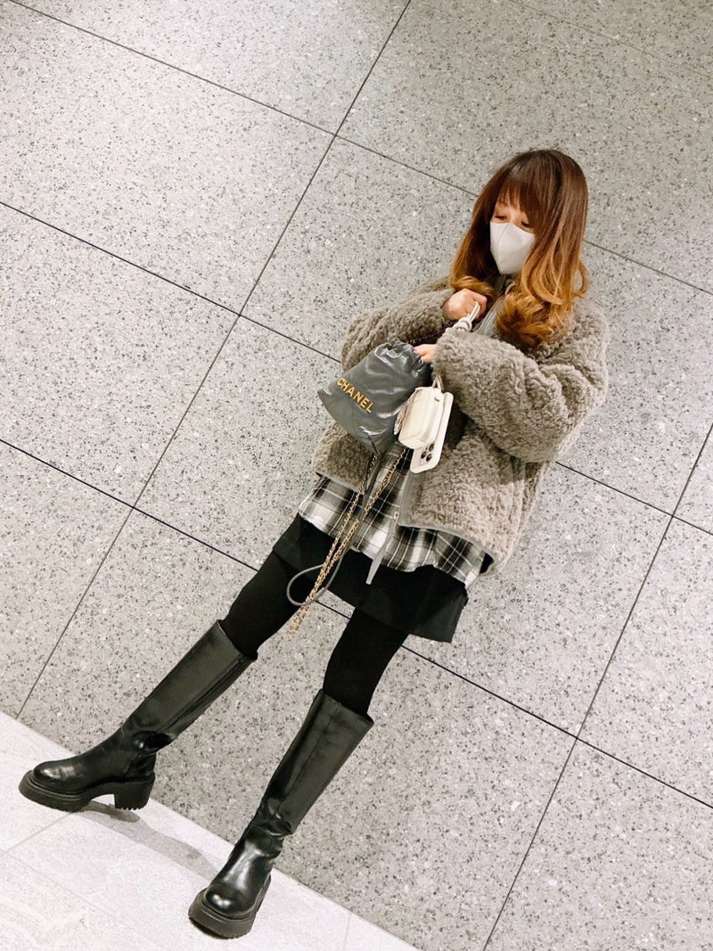 美奈代 CHANELの鞄とアウターの画像