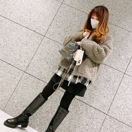 美奈代 CHANELの鞄とアウターの画像
