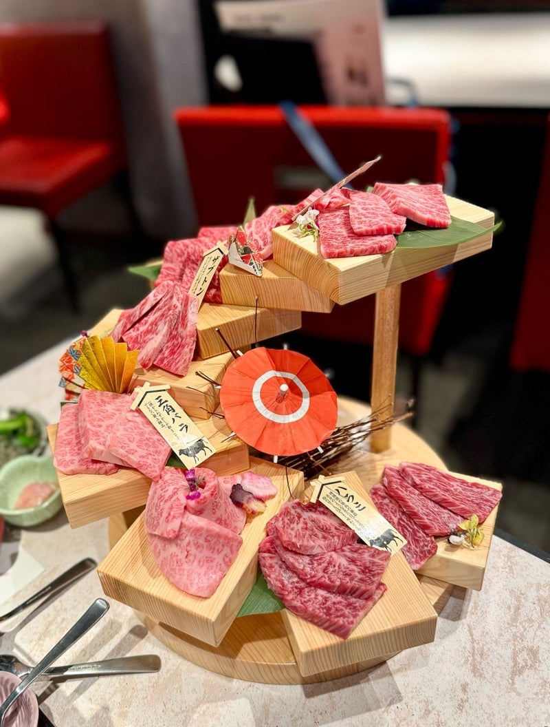 焼肉としゃぶしゃぶが楽しめる鍋の画像