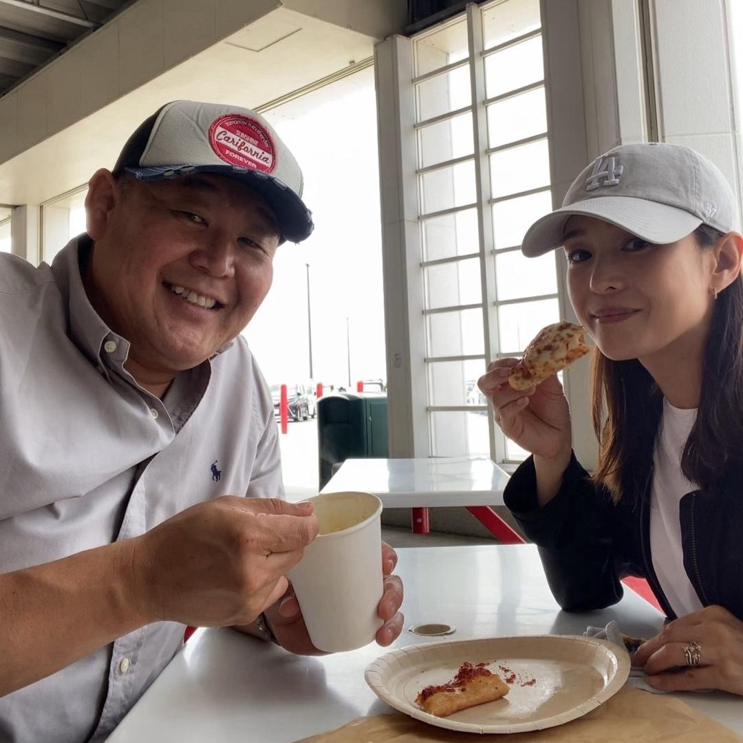 若乃花 妻とコストコで食べた物の画像