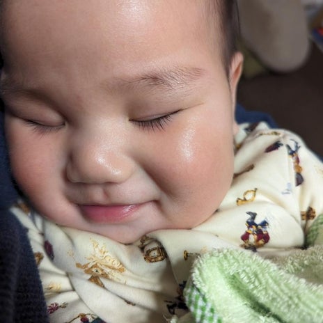 チェリー吉武 寝ながら笑うbabyの画像