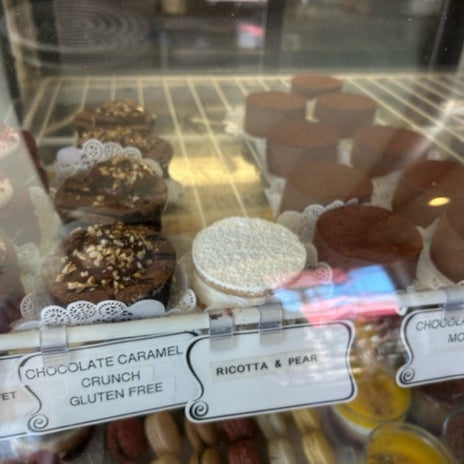 いつも結局選んでしまう梨のケーキの画像